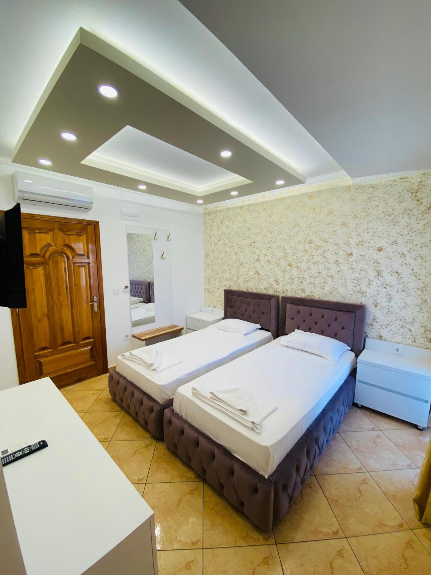Apart Hotel Llolla Ulcinj Ngoại thất bức ảnh