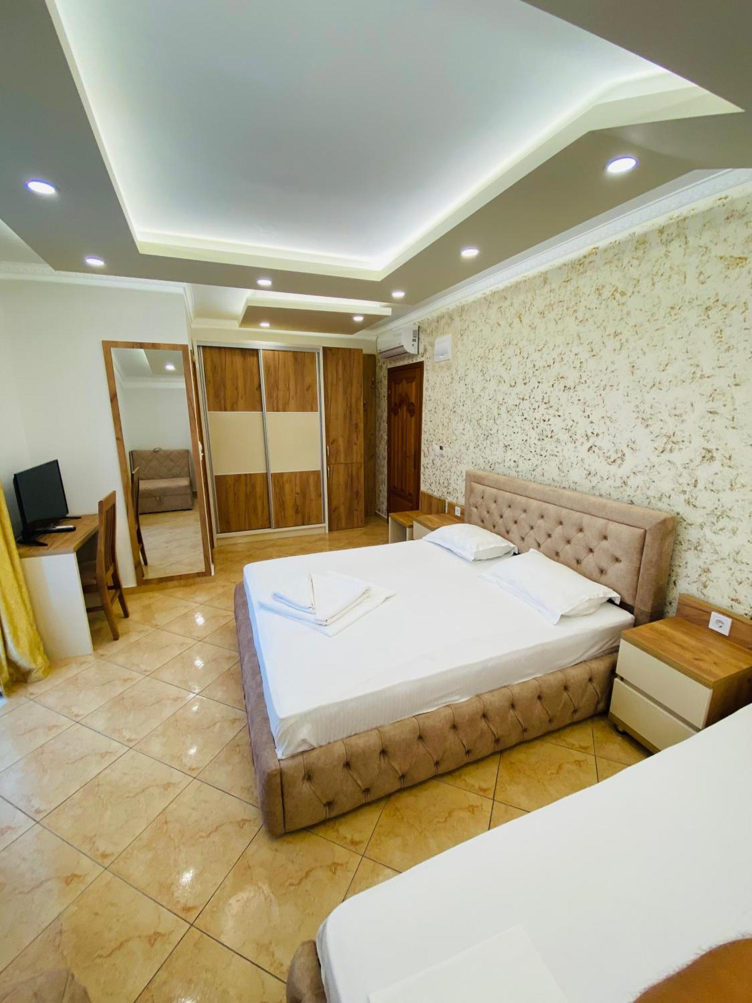 Apart Hotel Llolla Ulcinj Ngoại thất bức ảnh