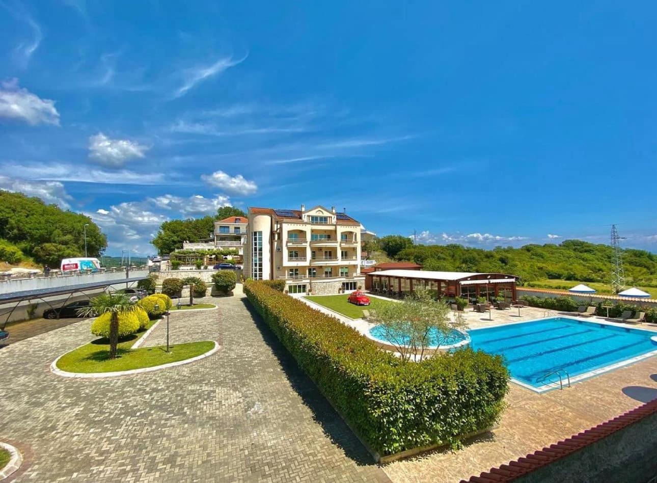 Apart Hotel Llolla Ulcinj Ngoại thất bức ảnh