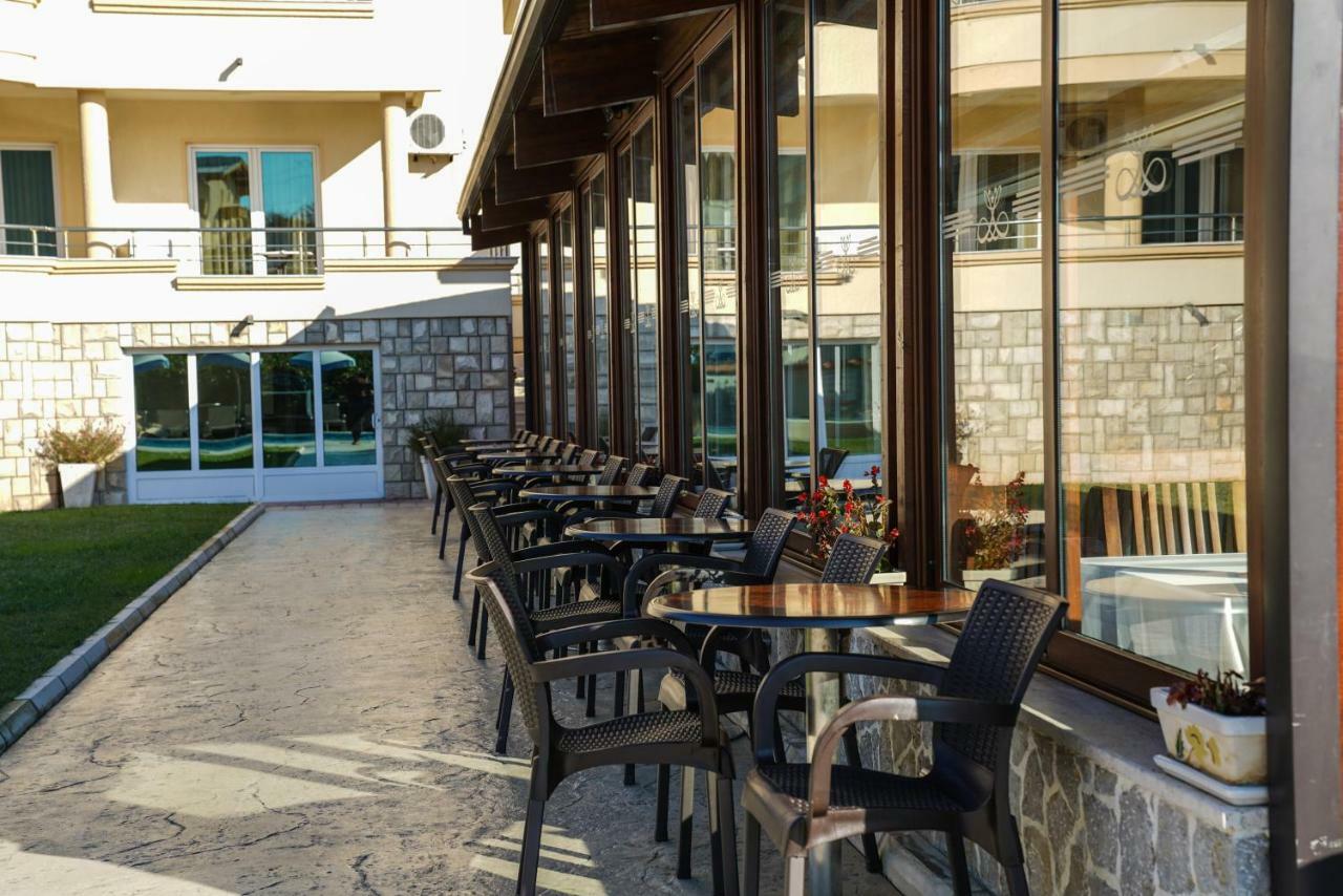 Apart Hotel Llolla Ulcinj Ngoại thất bức ảnh